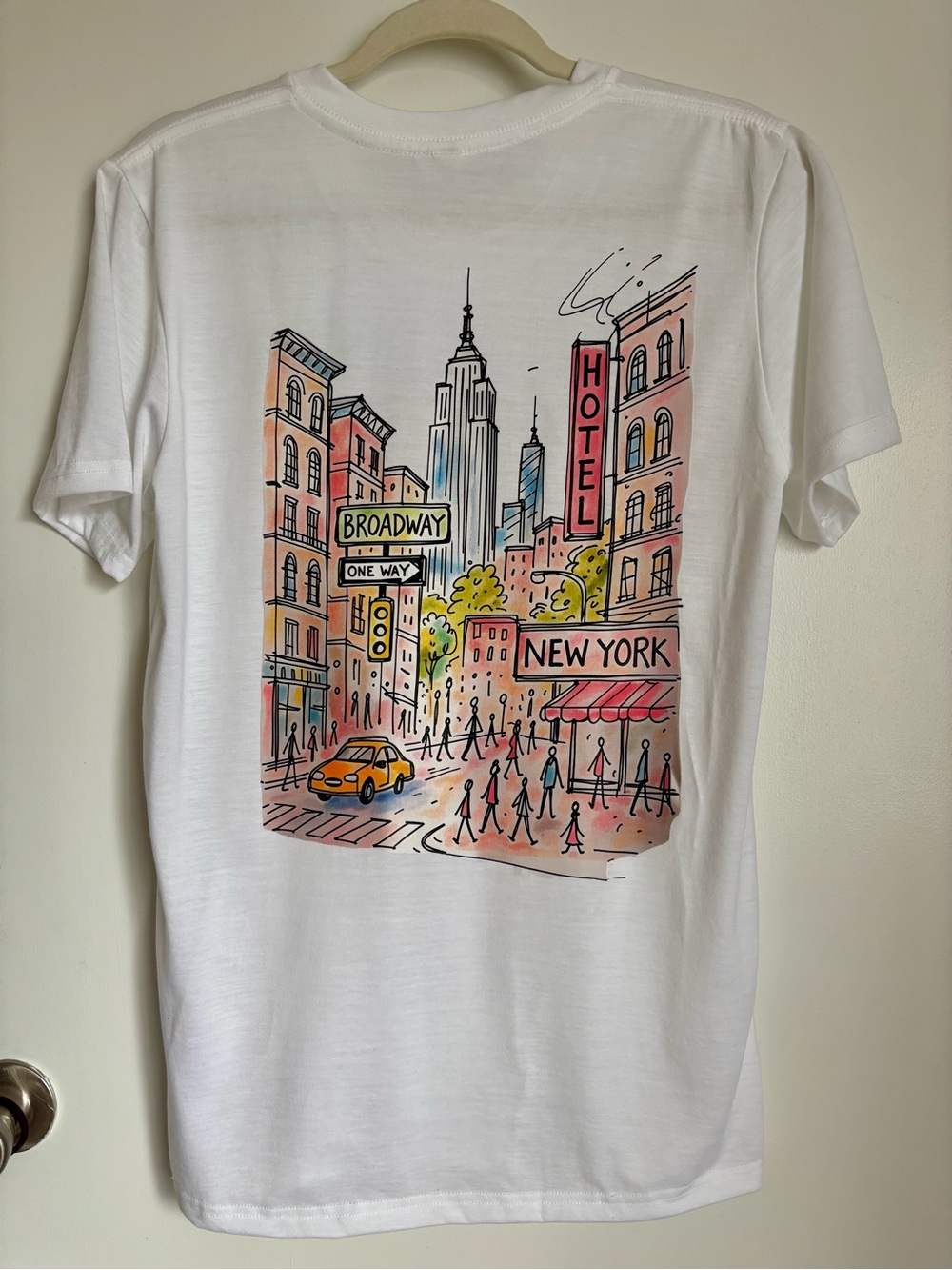 White 100% Cotton Graphic Tee - New York City Scene